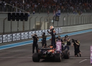 【盖世早报】F1中国大奖赛闭幕，维斯塔潘夺冠、周冠宇获第14名；特斯拉中国全系降价14000元