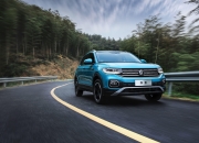 “温暖迎新春，人保车险守护每一程”中国人保携手徐州绿盛汽车续保宣传