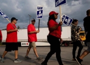 汽车制造商Stellantis在意大利达成协议，将裁员至少2,500人