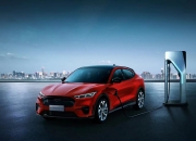 新增拉力外观套件 新款福特电马官图发布